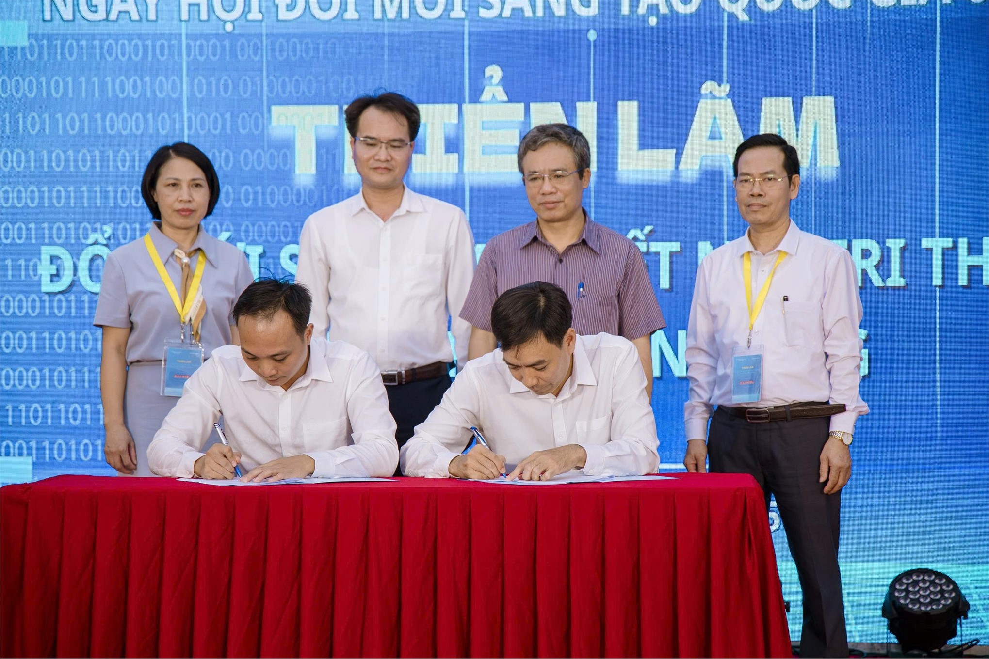 Trường Đại học Hoa Lư phối hợp với Sở Khoa học Công nghệ Ninh Bình tổ chức Triển lãm Đổi mới sáng tạo – Kết nối tri thức, phát triển bền vững