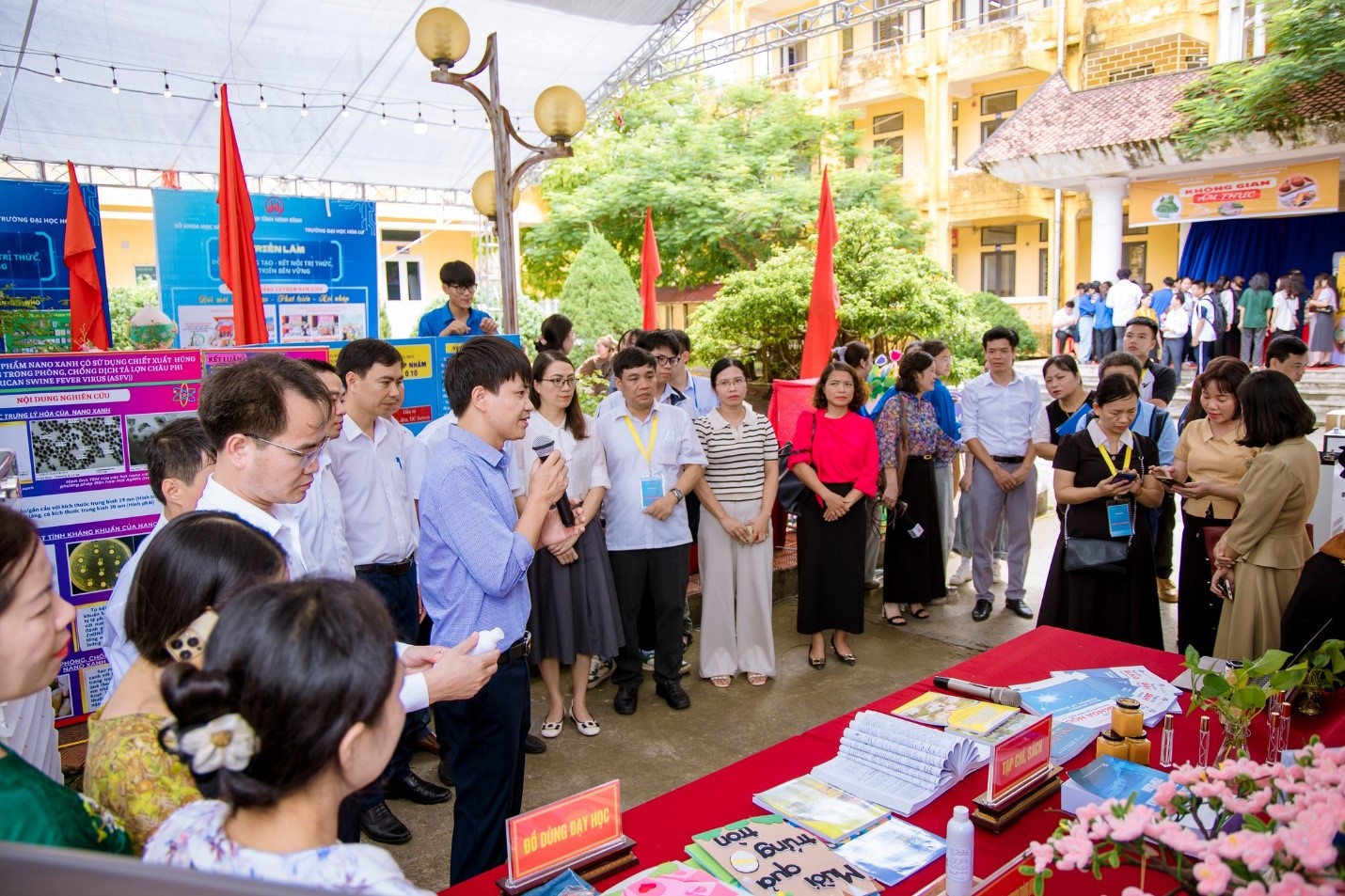 Trường Đại học Hoa Lư phối hợp với Sở Khoa học Công nghệ Ninh Bình tổ chức Triển lãm Đổi mới sáng tạo – Kết nối tri thức, phát triển bền vững