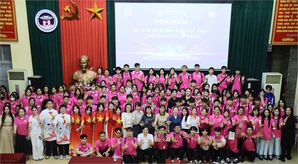 TỌA ĐÀM “KỸ NĂNG HOẠT ĐỘNG NGOẠI KHÓA CHO SINH VIÊN DU LỊCH”