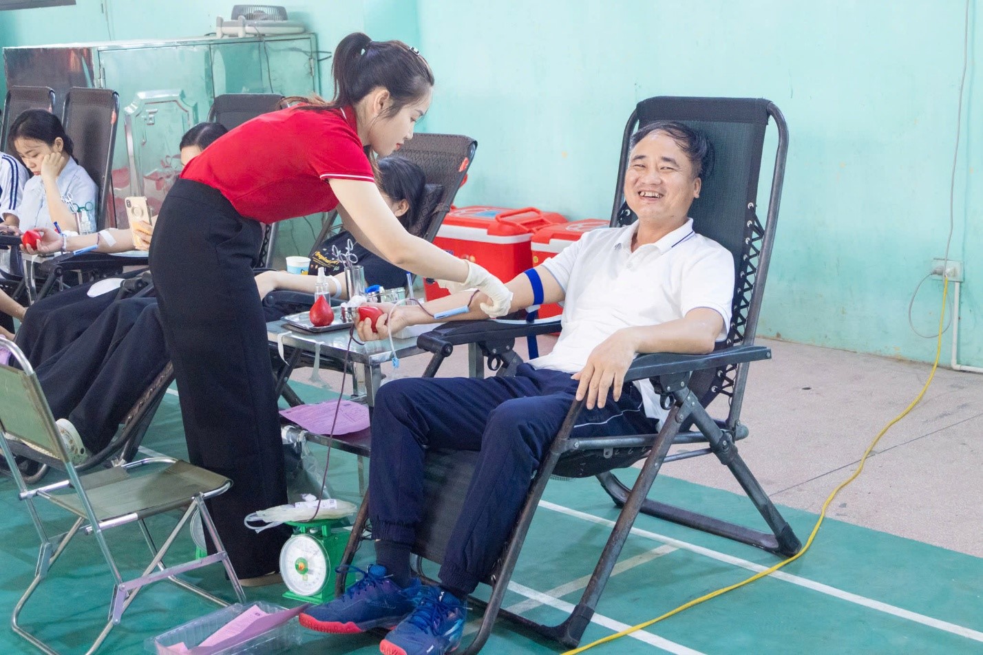 Trường Đại học Hoa Lư phối hợp với Ban chỉ đạo vận động hiến máu tình nguyện tỉnh Ninh Bình tổ chức chương trình Hiến máu tình nguyện năm 2025