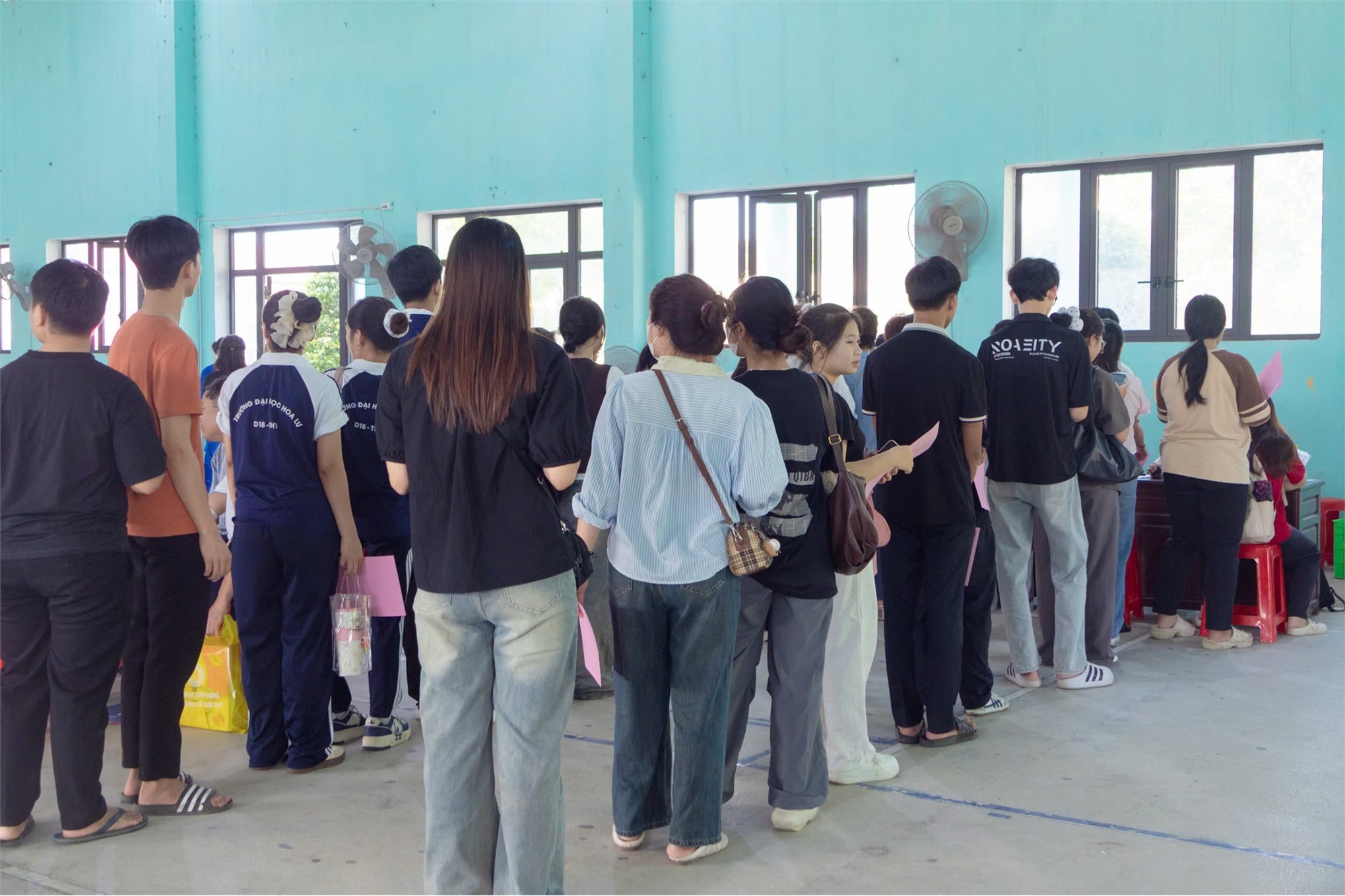 Trường Đại học Hoa Lư phối hợp với Ban chỉ đạo vận động hiến máu tình nguyện tỉnh Ninh Bình tổ chức chương trình Hiến máu tình nguyện năm 2025