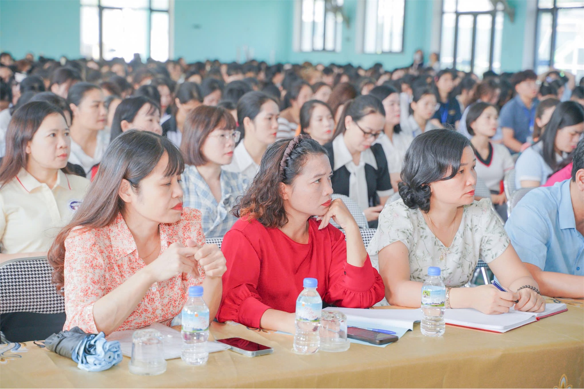 Hội nghị đối thoại, gặp gỡ giữa Lãnh đạo Nhà trường với sinh viên Trường Đại học Hoa Lư năm học 2025-2026