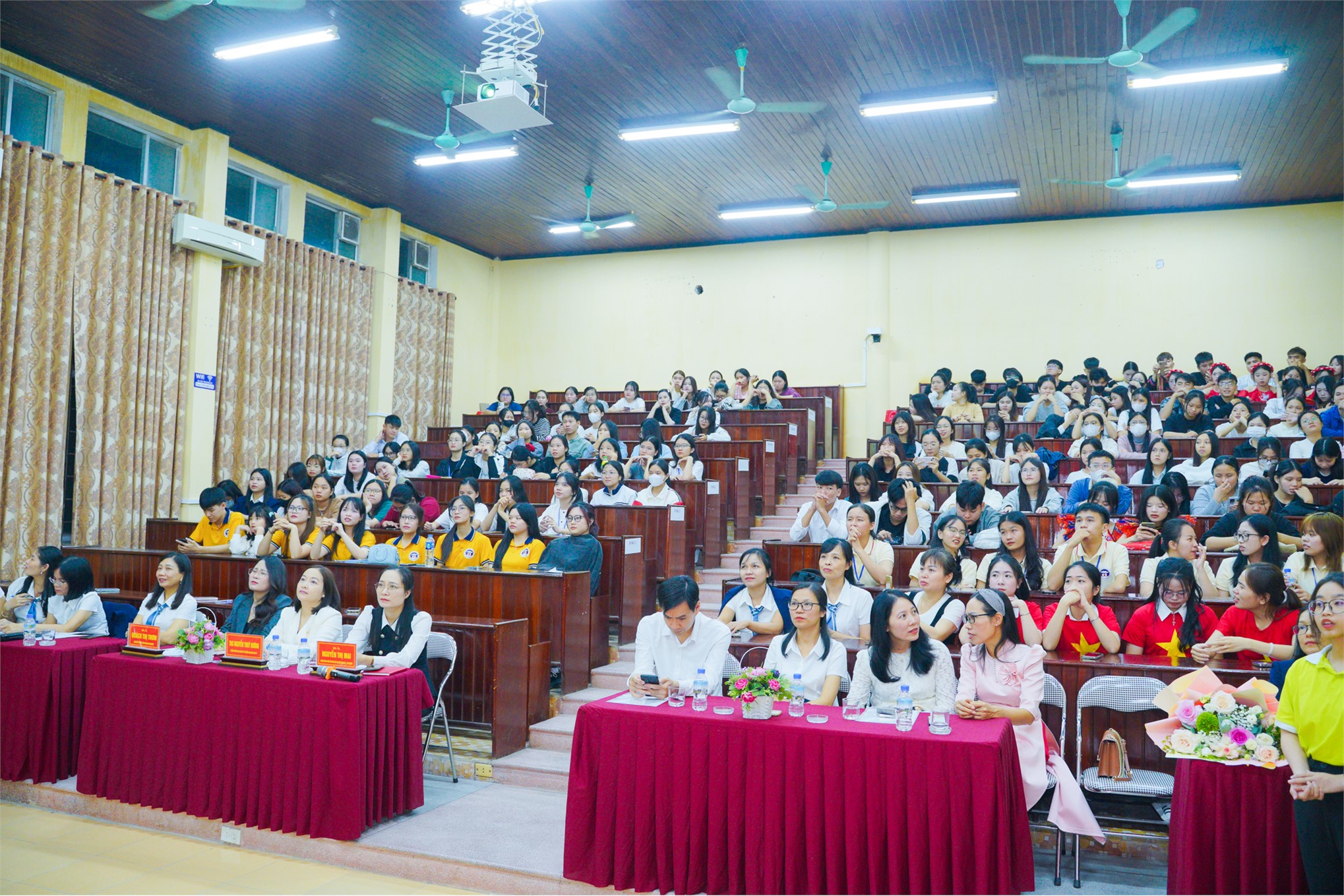 Khoa Kinh tế tổ chức thành công cuộc thi “Tìm kiếm tài năng kinh tế” năm 2025