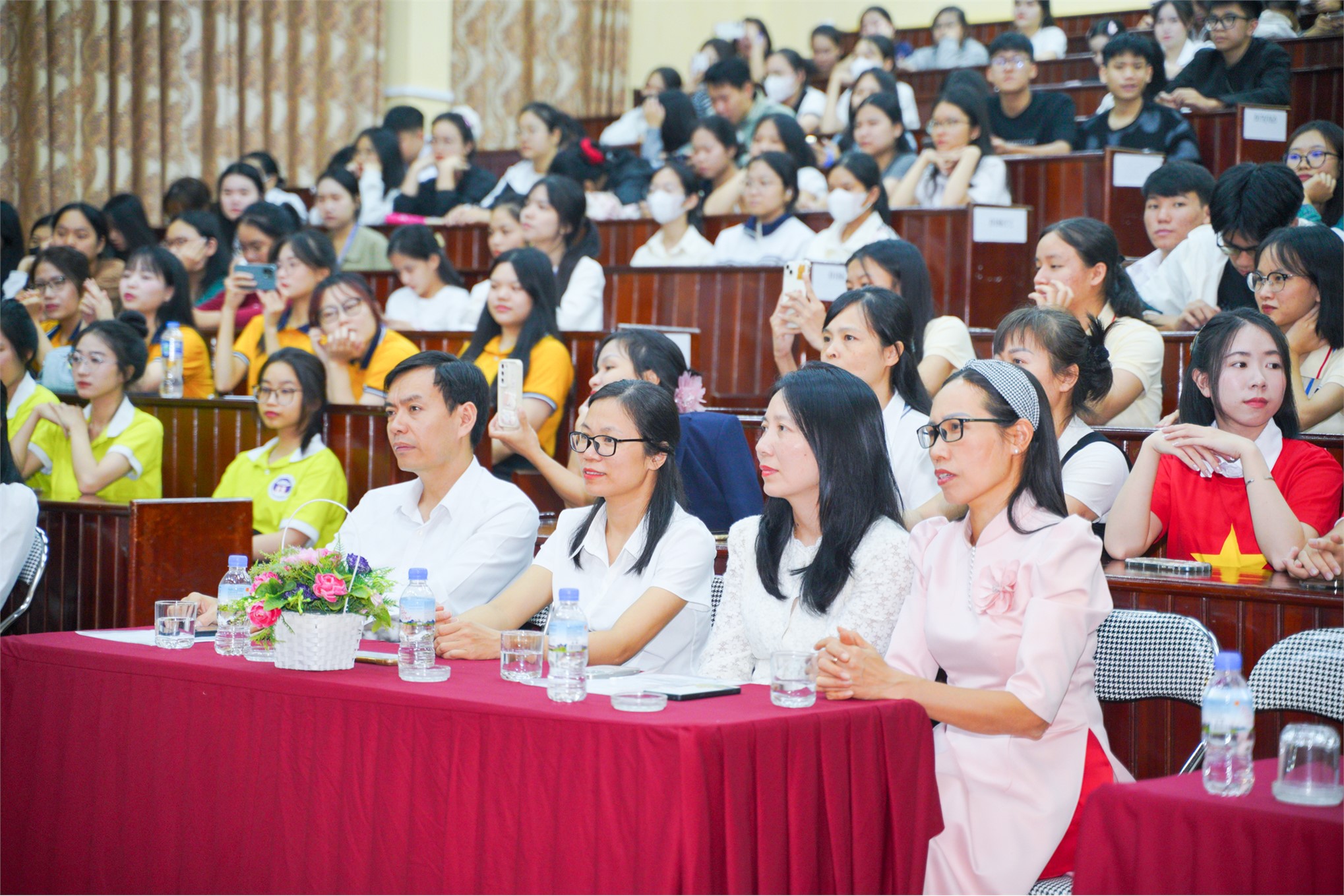 Khoa Kinh tế tổ chức thành công cuộc thi “Tìm kiếm tài năng kinh tế” năm 2025
