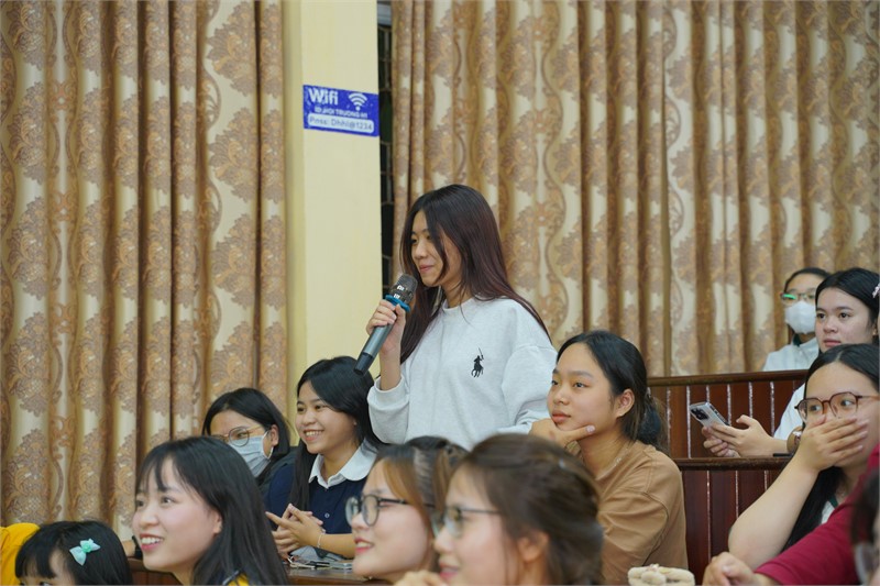 “TÌM KIẾM TÀI NĂNG KINH TẾ”- DẤU ẤN TỰ TIN CỦA SINH VIÊN KHOA KINH TẾ