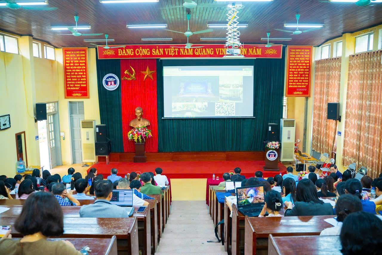 Trường Đại học Hoa Lư tham dự trực tuyến Lễ phát động Phong trào “Bình dân học vụ số”