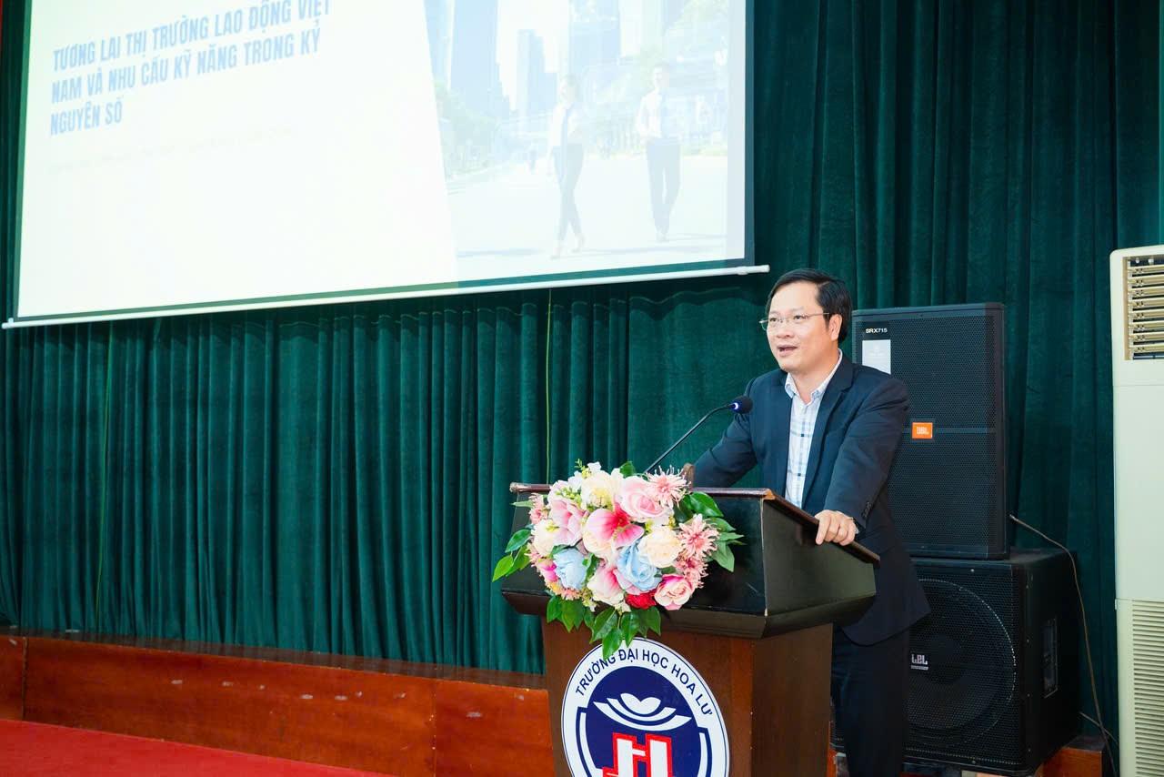 Trường Đại học Hoa Lư tổ chức toạ đàm “Cơ hội nghề nghiệp cho sinh viên kinh tế trong kỷ nguyên số”