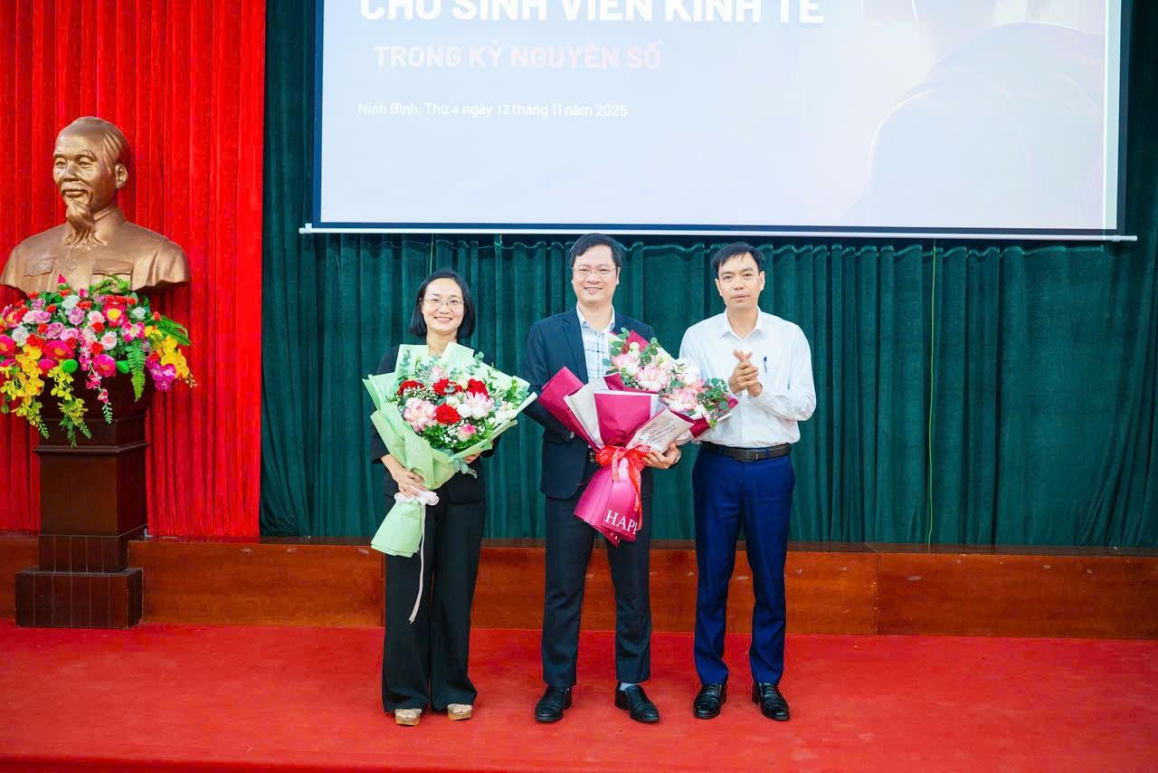 Trường Đại học Hoa Lư tổ chức toạ đàm “Cơ hội nghề nghiệp cho sinh viên kinh tế trong kỷ nguyên số”