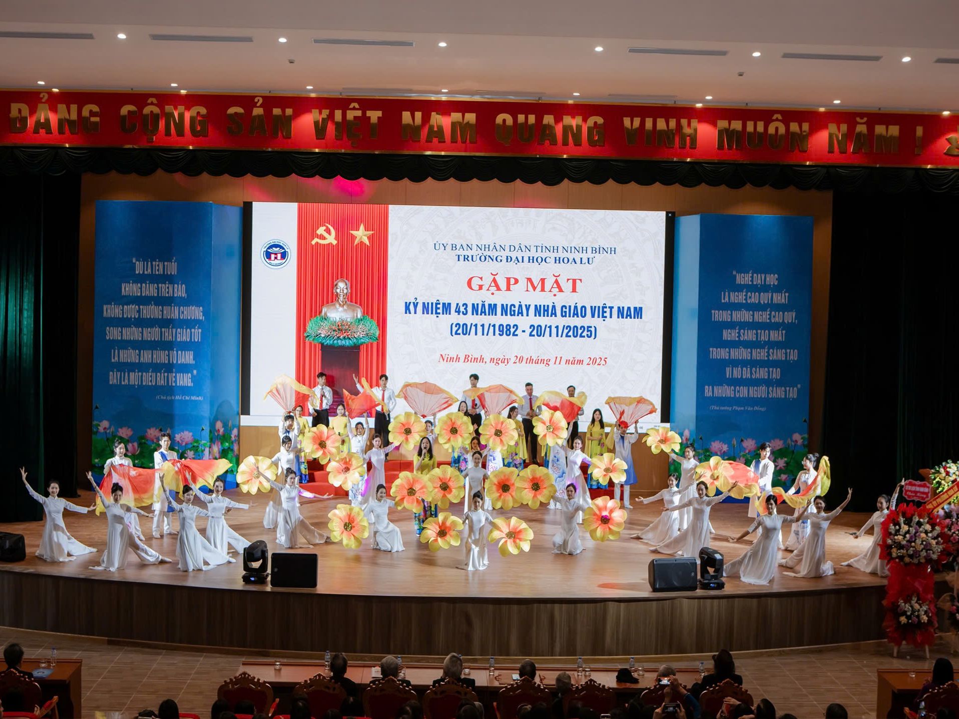 Trường Đại học Hoa Lư tổ chức Lễ Kỷ niệm 43 năm ngày Nhà giáo Việt Nam (20/11/1982-20/11/2025)