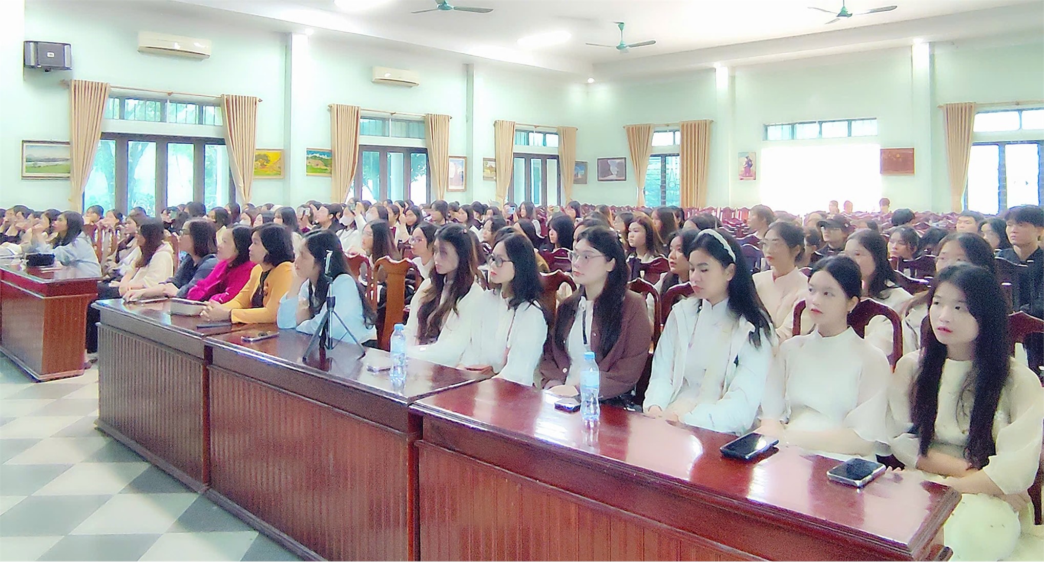 TỔ CHỨC THỰC HÀNH, THỰC TẾ RÈN LUYỆN NGHIỆP VỤ SƯ PHẠM CHO SINH VIÊN NGÀNH GIÁO DỤC TIỂU HỌC, NĂM HỌC 2025 - 2026