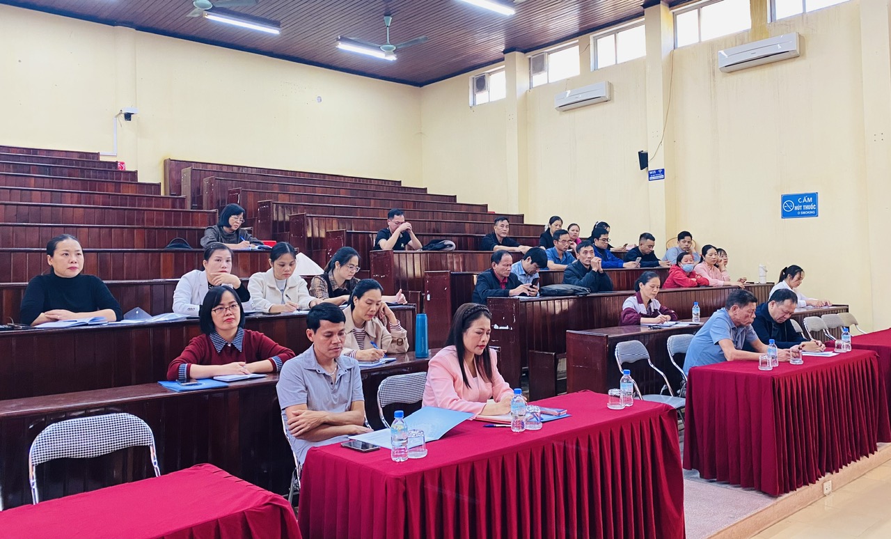 Phòng Hành chính - Quản trị tổ chức hội nghị Sinh hoạt chuyên đề “ Đảng viên tiên phong học tập kỹ năng số”