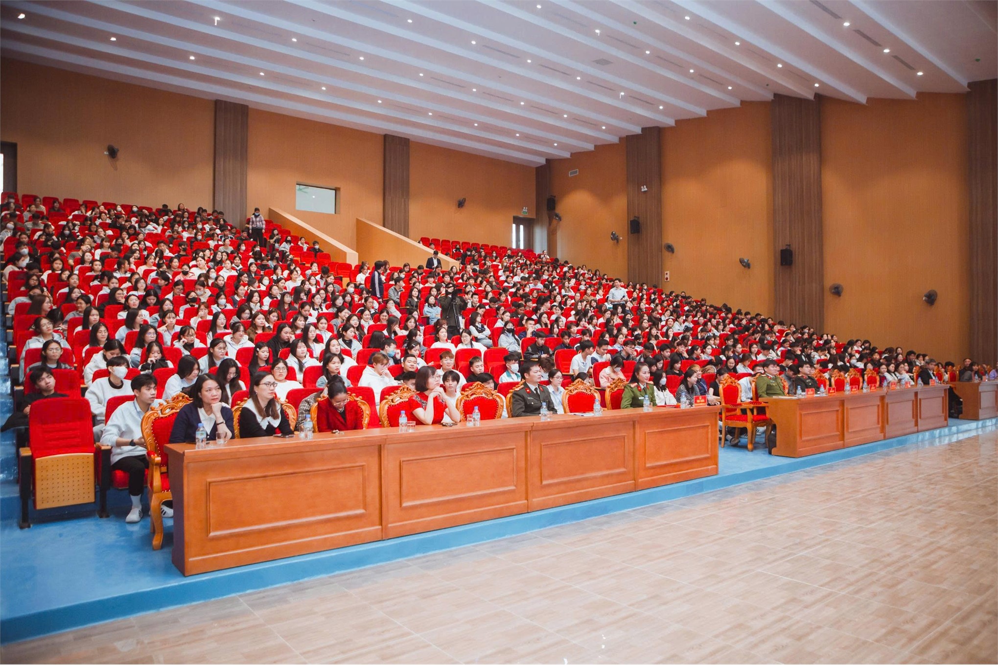 Trường Đại học Hoa Lư phối hợp cùng Bộ Công an và Công an Tỉnh Ninh Bình tổ chức Hội nghị tuyên truyền, phòng chống tội phạm năm 2025