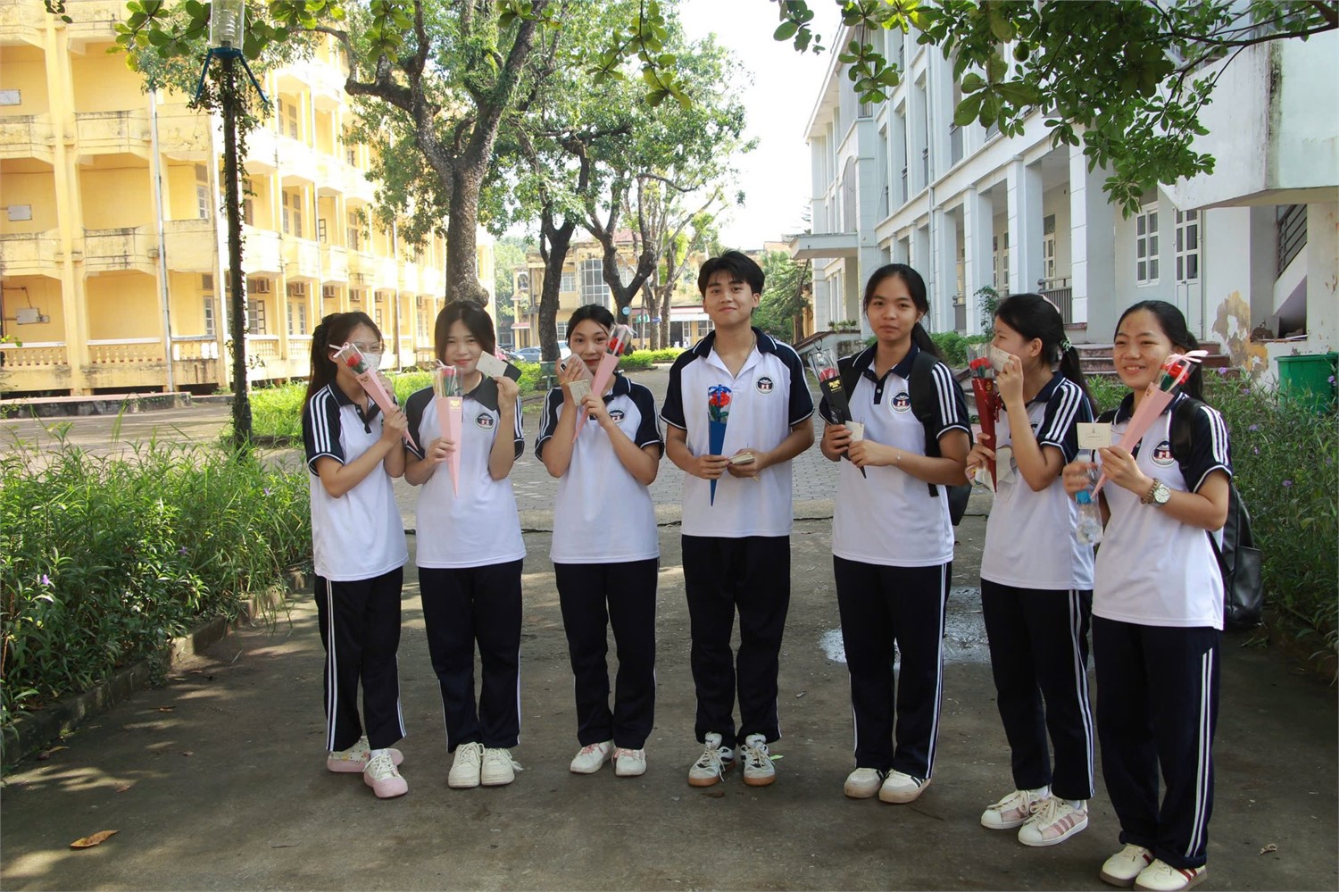 Trường Đại học Hoa Lư tri ân ngày phụ nữ Việt Nam 20/10: Tôn vinh vẻ đẹp, sự hy sinh và bản lĩnh