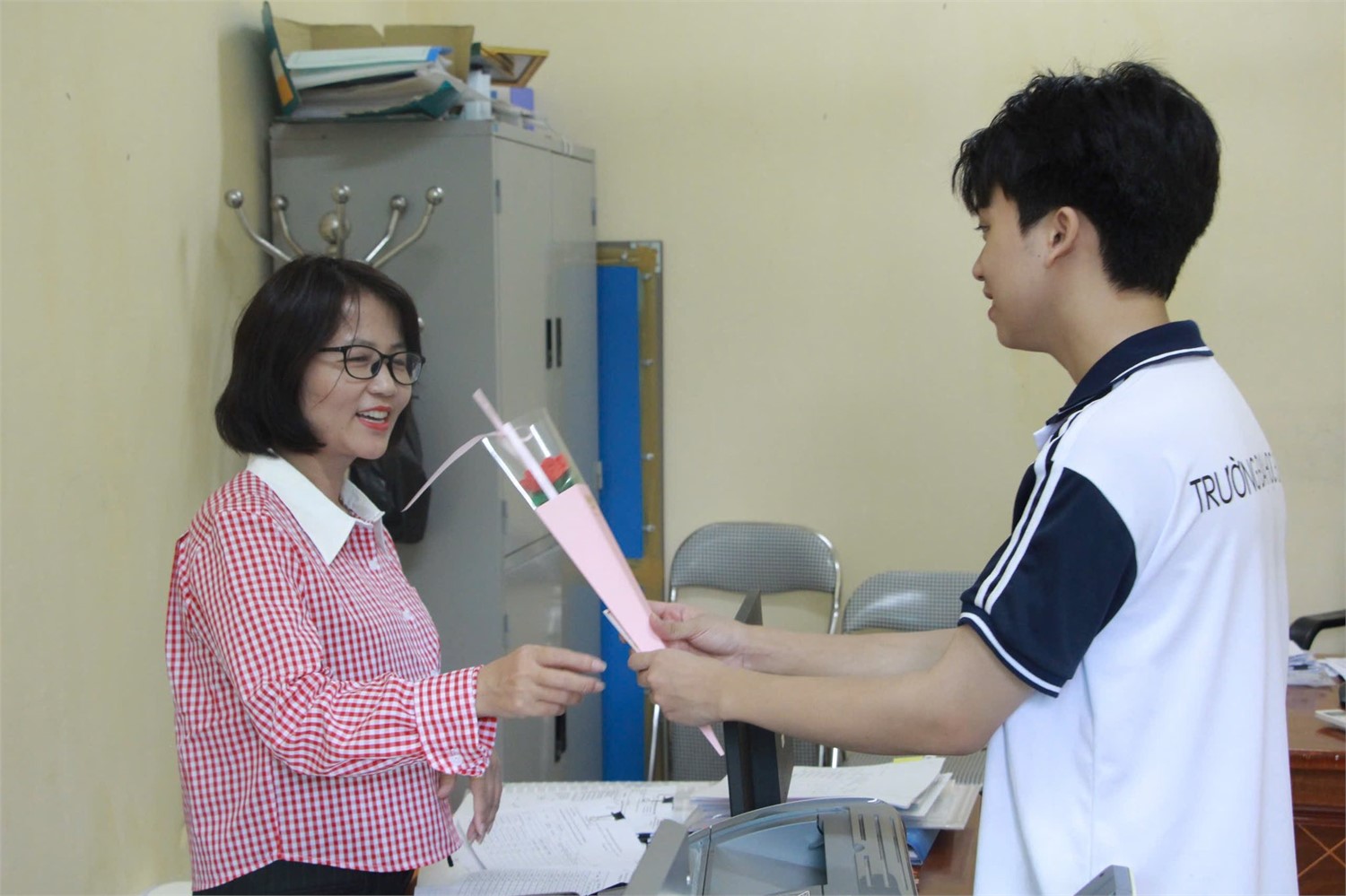 Trường Đại học Hoa Lư tri ân ngày phụ nữ Việt Nam 20/10: Tôn vinh vẻ đẹp, sự hy sinh và bản lĩnh