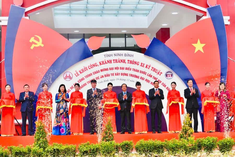 Lễ cắt băng khánh thành công trình Trường Đại học Hoa Lư – Công trình Chào mừng Đại hội Đảng toàn quốc lần thứ XIV