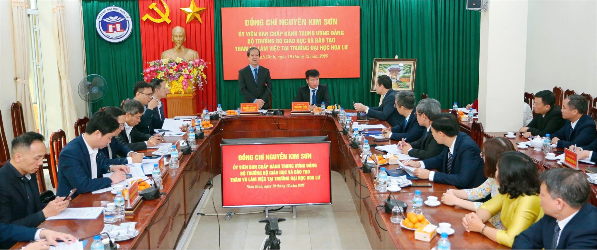 Trường Đại học Hoa Lư đón và làm việc với đồng chí Nguyễn Kim Sơn Uỷ viên BCH Trung ưởng Đảng, Bộ trưởng Bộ Giáo dục và Đào tạo