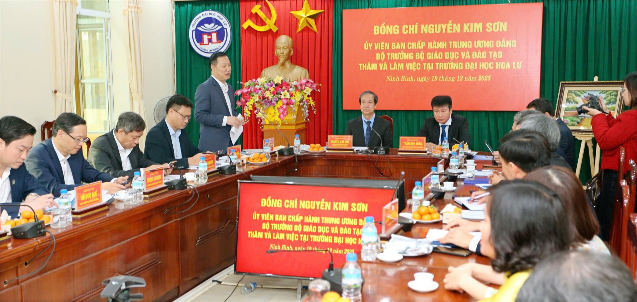 Trường Đại học Hoa Lư đón và làm việc với đồng chí Nguyễn Kim Sơn Uỷ viên BCH Trung ưởng Đảng, Bộ trưởng Bộ Giáo dục và Đào tạo