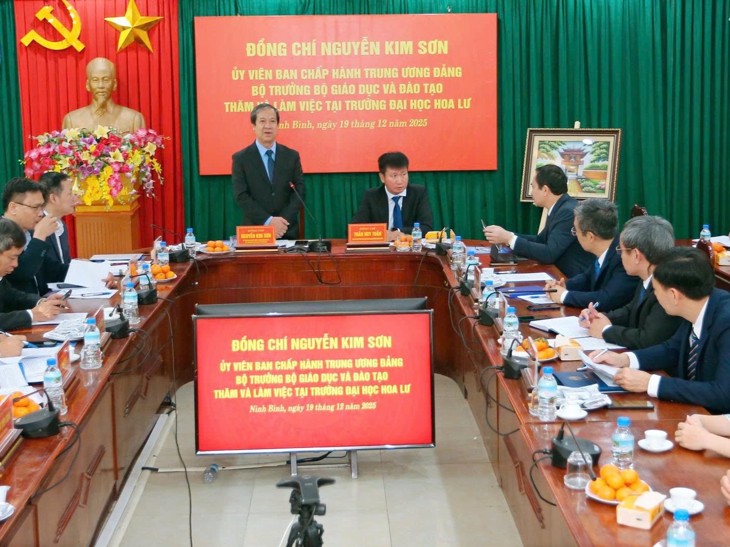 Trường Đại học Hoa Lư đón và làm việc với đồng chí Nguyễn Kim Sơn - Uỷ viên BCH Trung ương Đảng, Bộ trưởng Bộ Giáo dục và Đào tạo