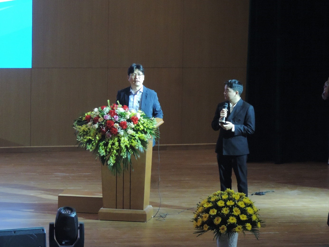 Trường Đại học Hoa Lư tổ chức Chường trình tư vấn hướng nghiệp và cơ hội học tập, việc làm quốc tế cho học sinh tại Trường Đại học Hoseo Hàn Quốc