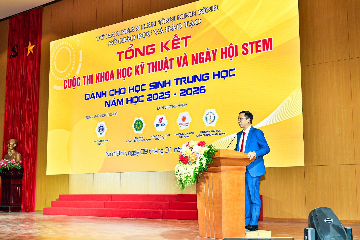 Tổng kết Cuộc thi khoa học kỹ thuật cấp tỉnh và ngày hội STEM dành cho học sinh Trung học năm học 2025-2026 tỉnh Ninh Bình tại Trường Đại học Hoa Lư