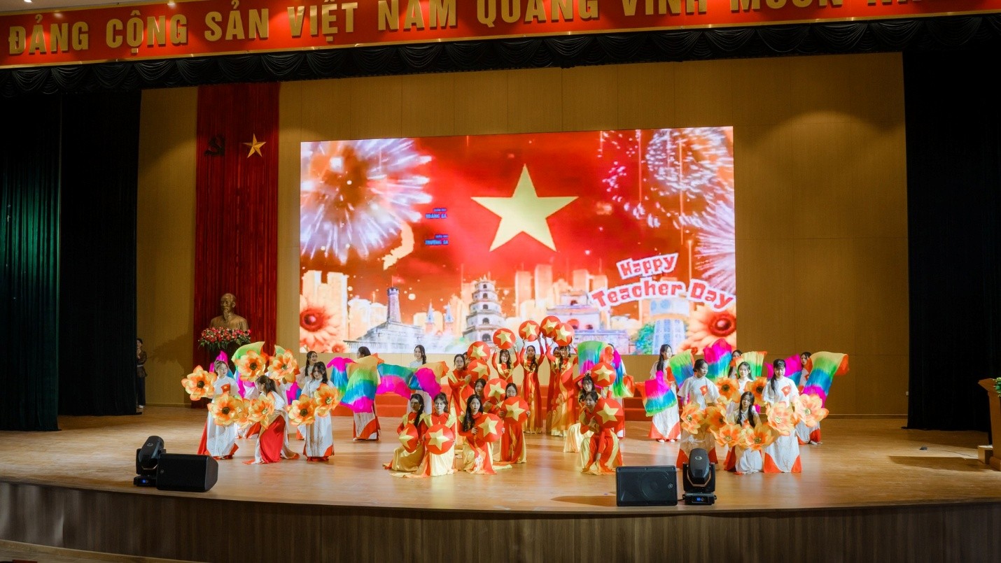 Tổng kết Cuộc thi khoa học kỹ thuật cấp tỉnh và ngày hội STEM dành cho học sinh Trung học năm học 2025-2026 tỉnh Ninh Bình tại Trường Đại học Hoa Lư