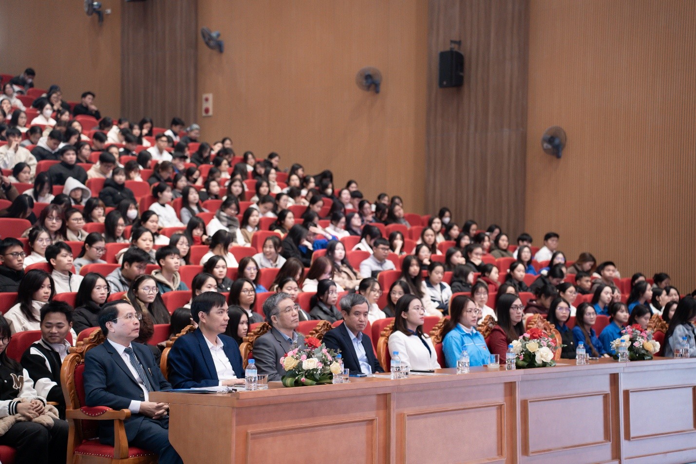 Hội Sinh viên Trường Đại học Hoa Lư tổ chức Chương trình kỷ niệm 76 năm ngày truyền thống học sinh, sinh viên và Hội sinh viên Việt Nam (09/01/1950 – 09/01/2026)