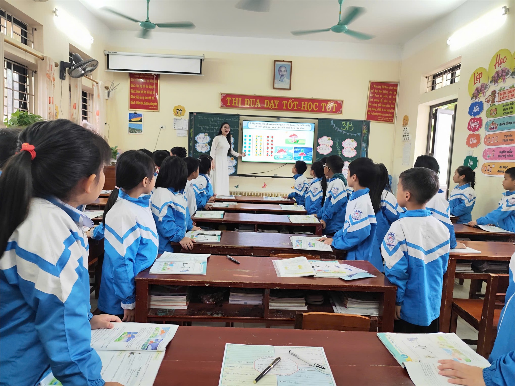 SINH VIÊN NGÀNH GIÁO DỤC TIỂU HỌC – TRƯỜNG ĐẠI HỌC HOA LƯ TỰ TIN, BẢN LĨNH THỂ HIỆN NĂNG LỰC NGHỀ NGHIỆP TRONG PHẦN THI GIẢNG - HỘI THI NGHIỆP VỤ NGHỀ NGHIỆP NĂM HỌC 2025 – 2026