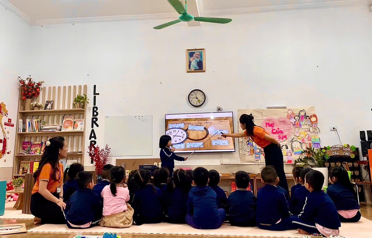 TỔ CHỨC CHO SINH VIÊN D15MN THỰC TẾ SƯ PHẠM Ở NGHỆ AN