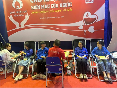 SINH VIÊN TRƯỜNG ĐẠI HỌC HOA LƯ HƯỞNG ỨNG “CHỦ NHẬT ĐỎ” 2026