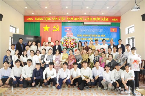 ĐOÀN VIÊN, THANH NIÊN TRƯỜNG ĐẠI HỌC HOA LƯ ĐỒNG HÀNH TỔ CHỨC CHƯƠNG TRÌNH KỶ NIỆM 50 NĂM QUỐC KHÁNH NƯỚC CHDCND LÀO