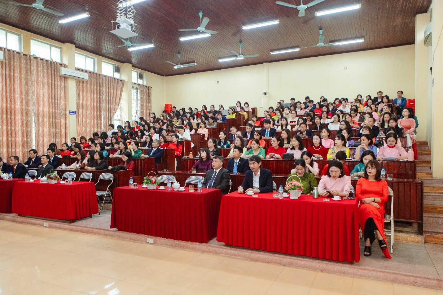 Trường Đại học Hoa Lư tổ chức Hội nghị viên chức và người lao động năm 2026