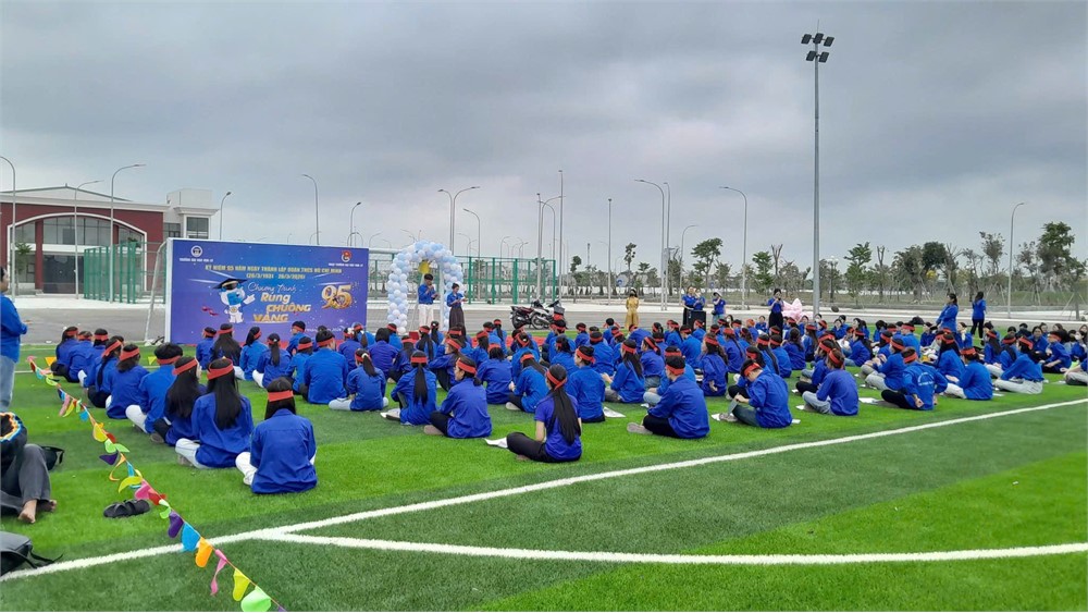 Rung chuông vàng - Dấu ấn trí tuệ của tuổi trẻ Trường Đại học Hoa Lư chào mừng 95 năm ngày Thành lập Đoàn TNCS Hồ Chí Minh