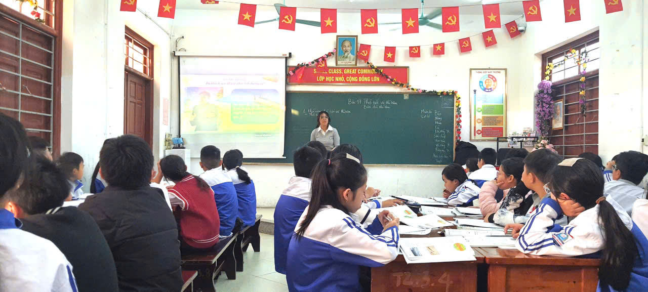 HOẠT ĐỘNG THI GIẢNG - SÂN CHƠI RÈN LUYỆN KỸ NĂNG NGHỀ NGHIỆP CHO SINH VIÊN KHOA SƯ PHẠM TRUNG HỌC.