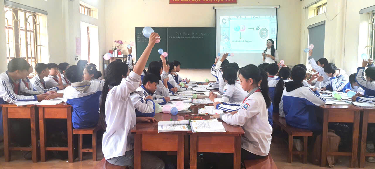 HOẠT ĐỘNG THI GIẢNG - SÂN CHƠI RÈN LUYỆN KỸ NĂNG NGHỀ NGHIỆP CHO SINH VIÊN KHOA SƯ PHẠM TRUNG HỌC.