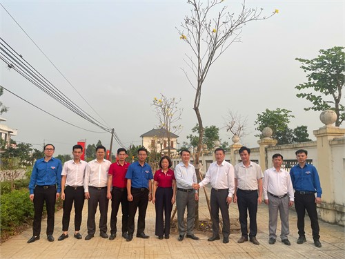 TUỔI TRẺ TRƯỜNG Đại học Hoa Lư CHUNG TAY XÂY DỰNG “HÀNG CÂY THANH NIÊN” TẠI XÃ ĐẠI HOÀNG 🌱