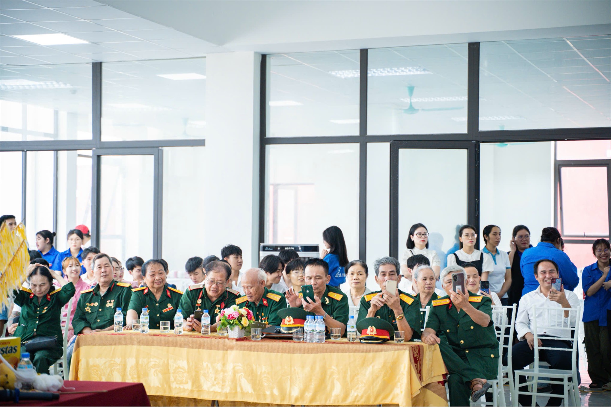 Sinh viên Lào tại trường Đại học Hoa Lư đón tết cổ truyền Bunpimay năm 2026