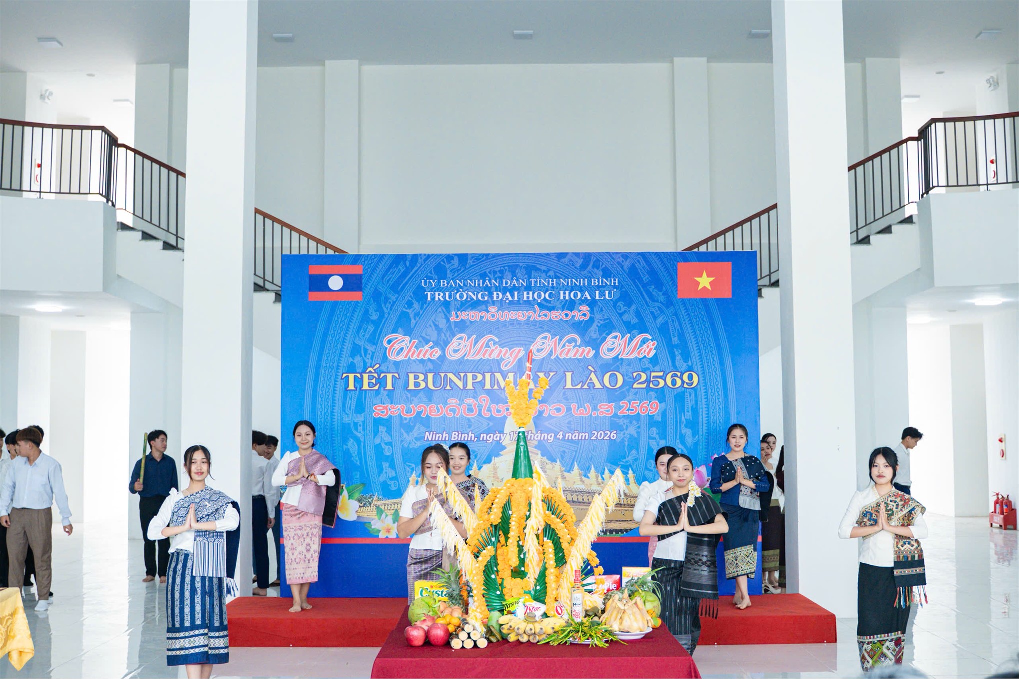 Sinh viên Lào tại trường Đại học Hoa Lư đón tết cổ truyền Bunpimay năm 2026