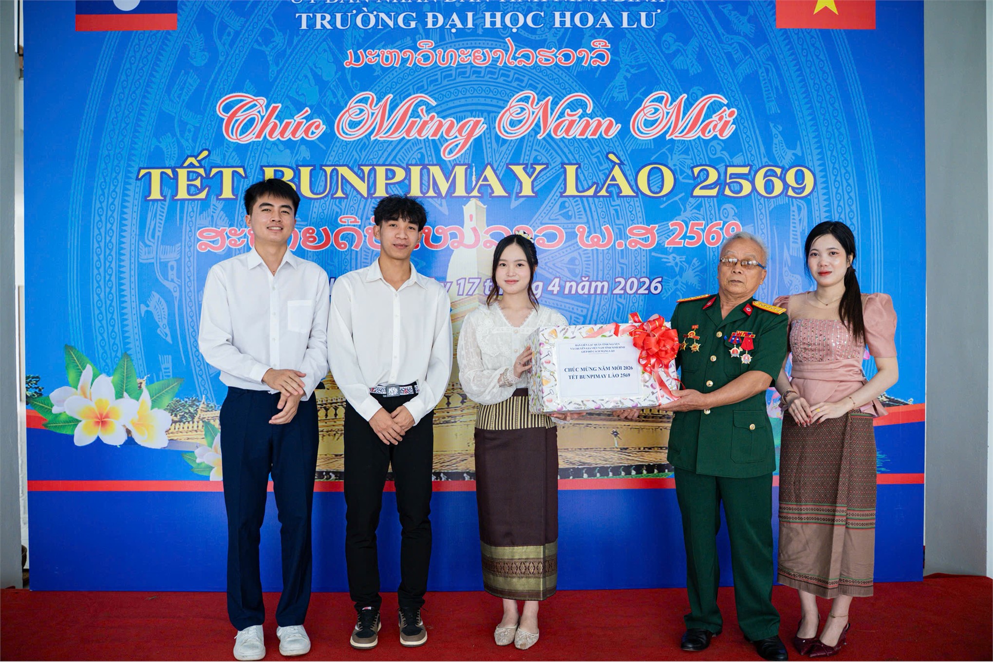 Sinh viên Lào tại trường Đại học Hoa Lư đón tết cổ truyền Bunpimay năm 2026