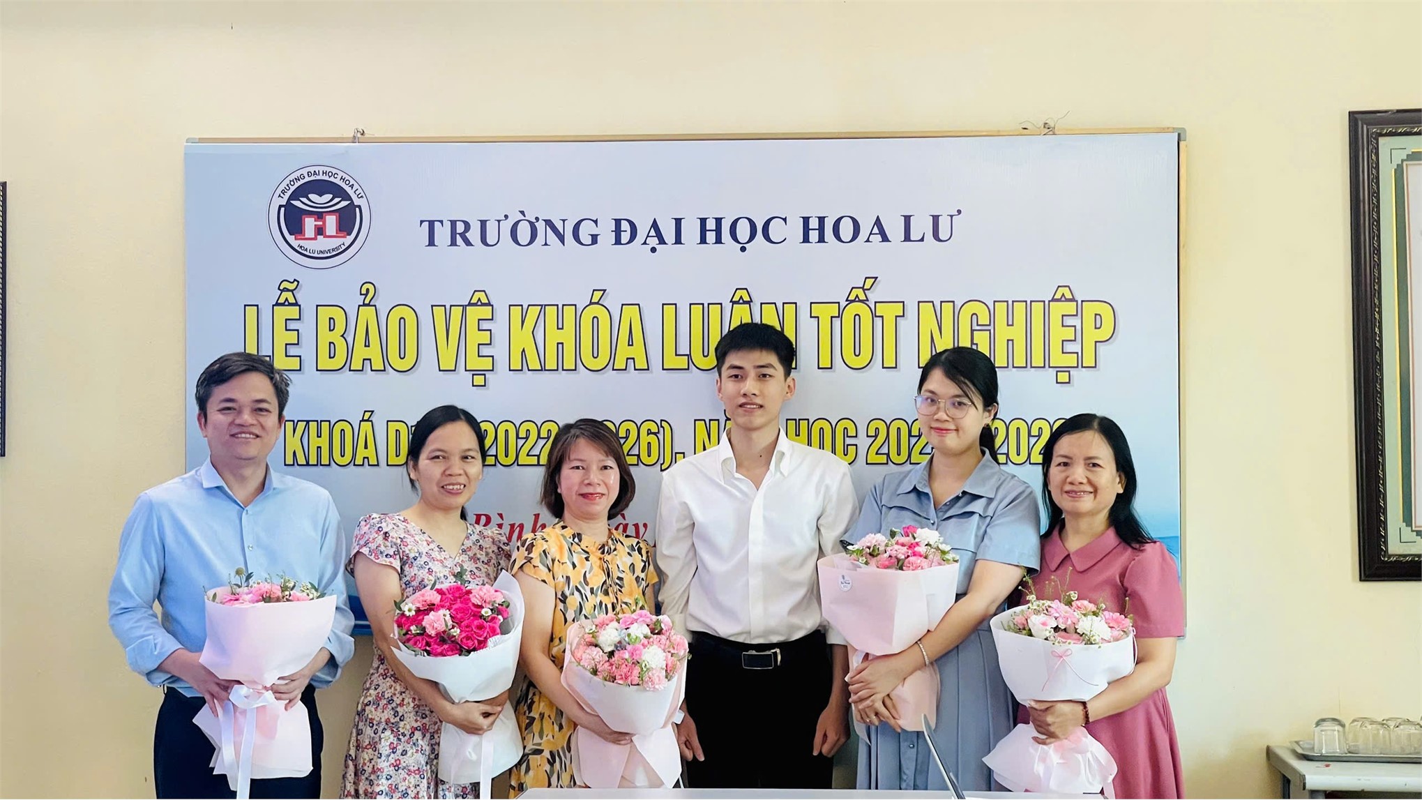 Sinh viên khóa D15 Trường Đại học Hoa Lư bảo vệ thành công khóa luận tốt nghiệp
