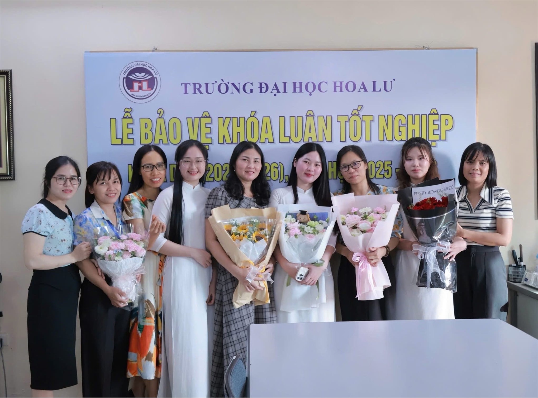 Sinh viên khóa D15 Trường Đại học Hoa Lư bảo vệ thành công khóa luận tốt nghiệp