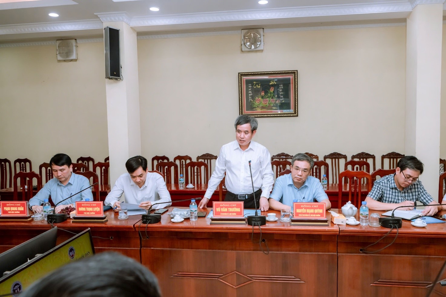 Đoàn công tác Đại học Kinh tế quốc dân thăm và làm việc với Trường Đại học Hoa Lư