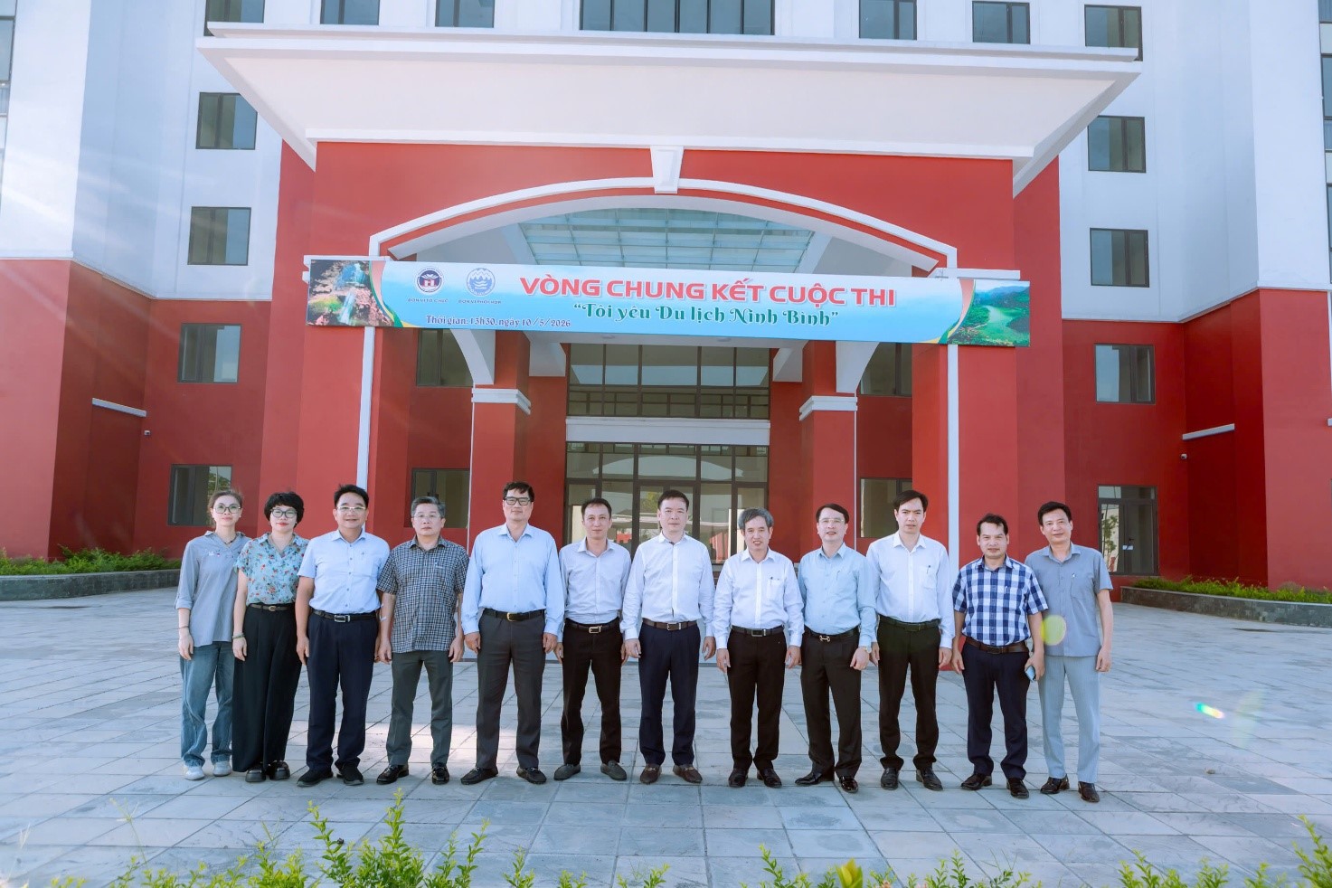 Đoàn công tác Đại học Kinh tế quốc dân thăm và làm việc với Trường Đại học Hoa Lư