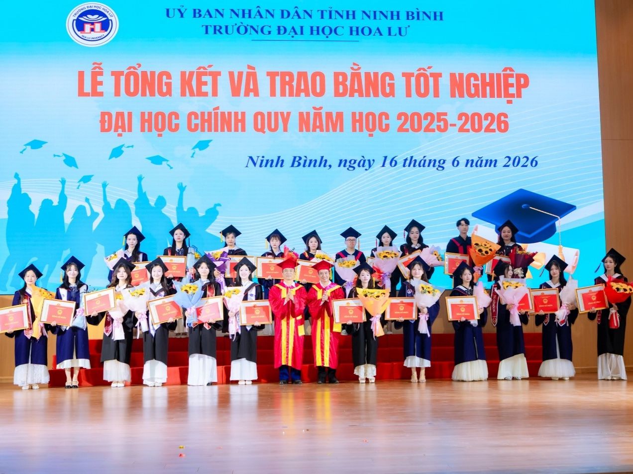 Trường Đại học Hoa Lư tổ chức lễ tổng kết và trao bằng tốt nghiệp Đại học hệ chính quy khóa D15 (2022-2026)