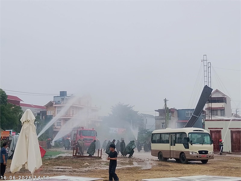 Sinh viên Trường Đại học Hoa Lư tích cực tham gia diễn tập phòng thủ dân sự ứng phó bão mạnh, siêu bão và tìm kiếm cứu nạn năm 2026