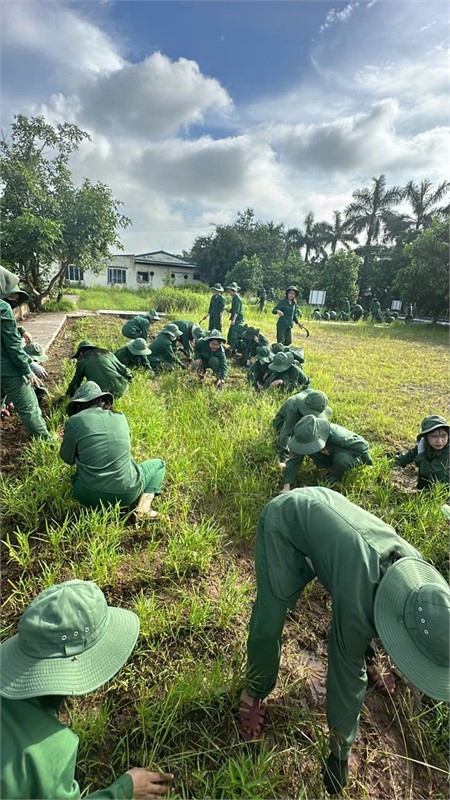 Dấu ấn hành trình học quân sự tập trung của sinh viên khoá D18 Trường Đại học Hoa Lư năm 2026