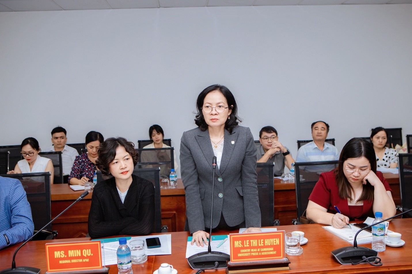 Trường Đại học Hoa Lư làm việc với Đoàn công tác Cambridge University Press & Assessment, REAP VN247 và ký kết Biên bản ghi nhớ với REAP VN247