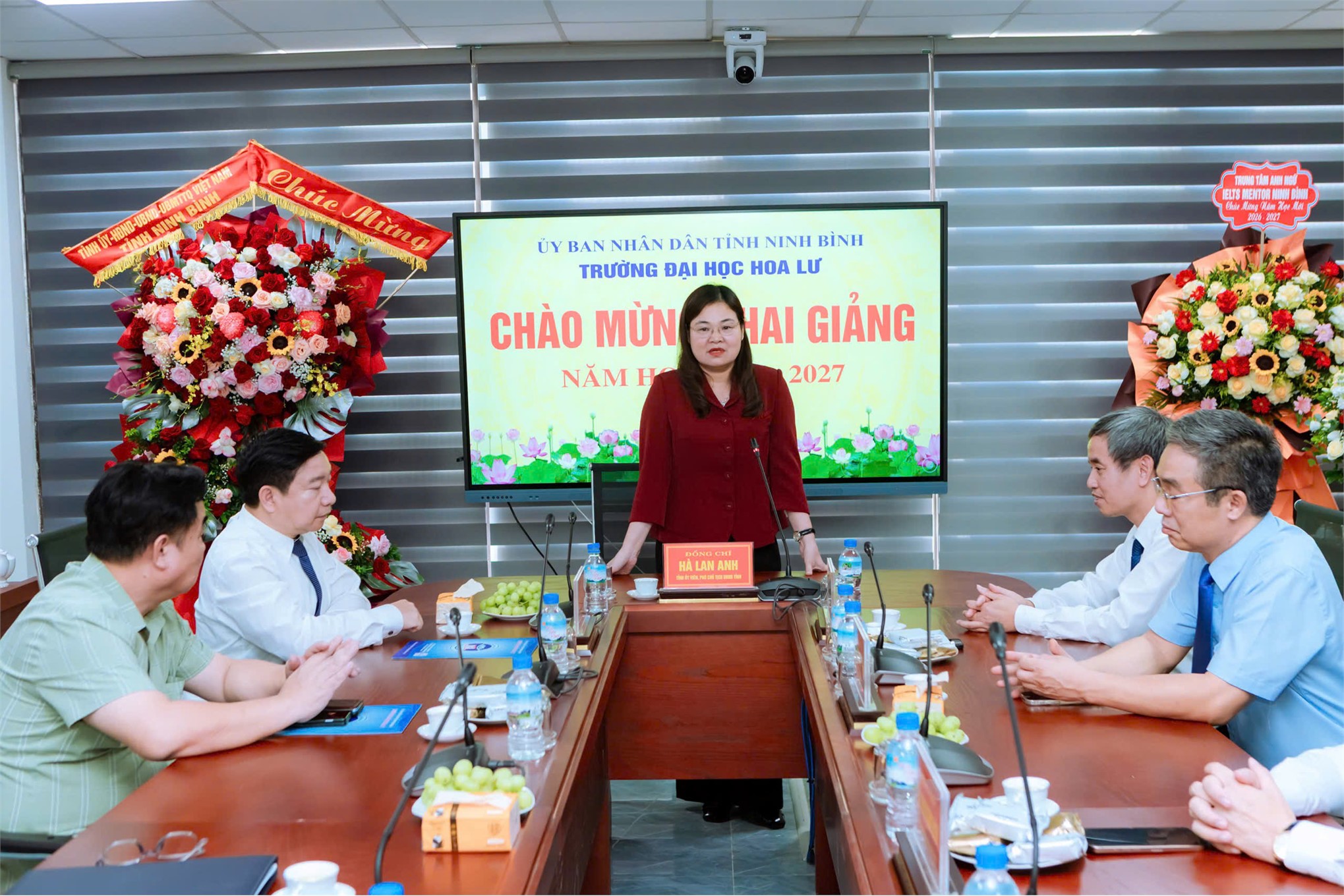 Lãnh đạo UBND tỉnh thăm, làm việc và chúc mừng khai giảng tại Trường Đại học Hoa Lư