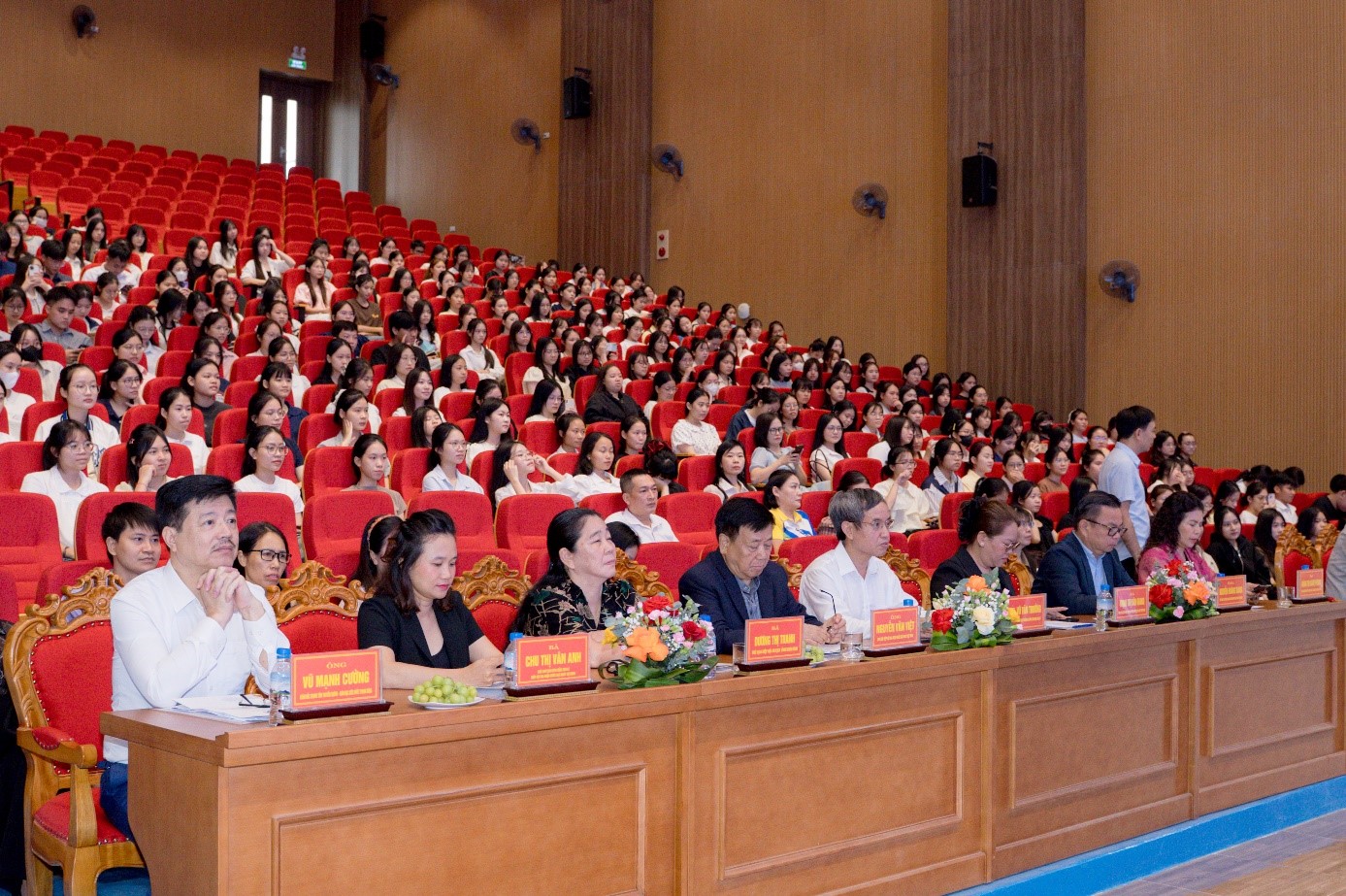 Trường Đại học Hoa Lư phối hợp tổ chức Hội thảo truyền thông kiến thức chăm sóc sức khoẻ chủ động cho thanh niên Ninh Bình