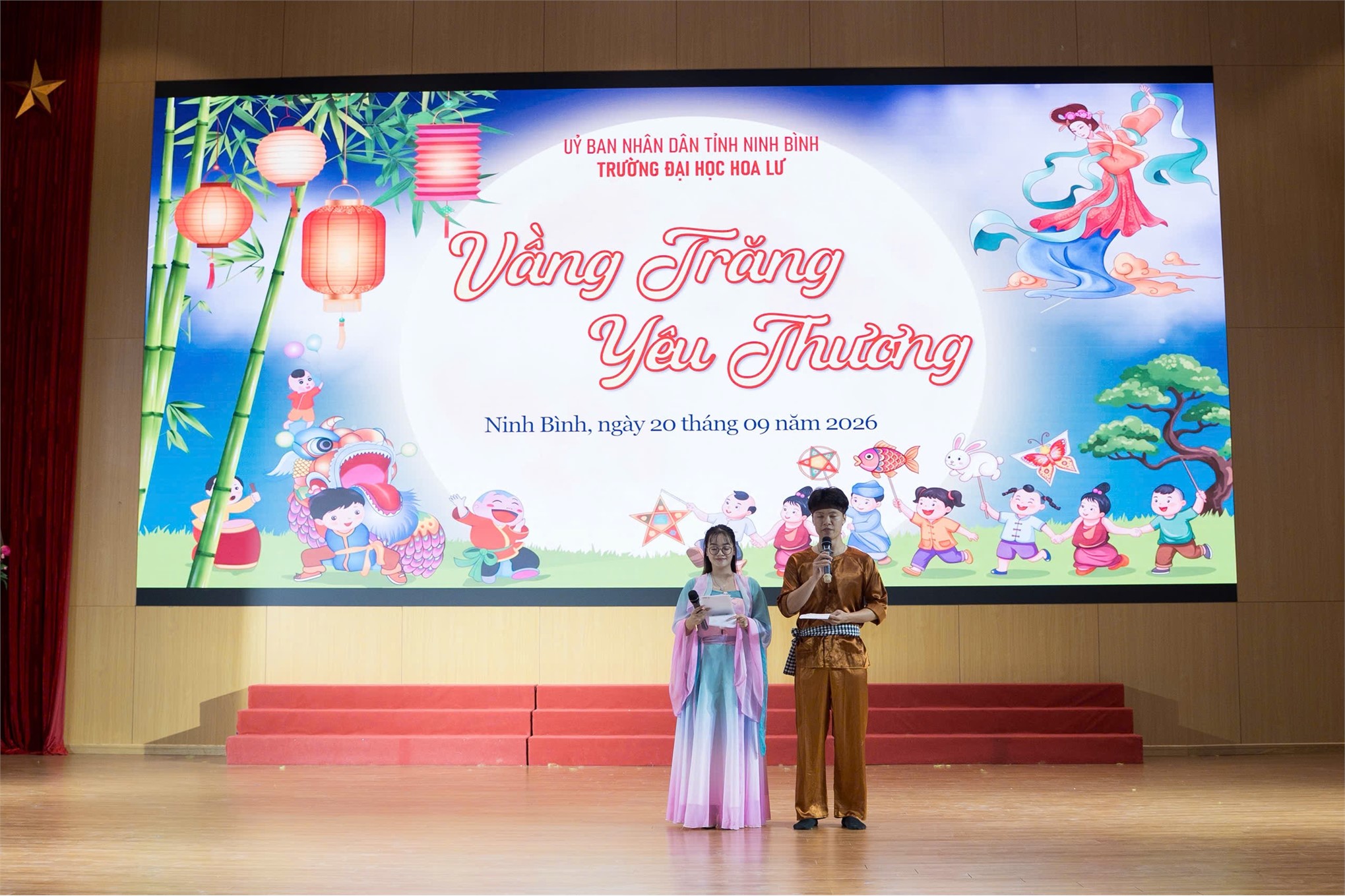 Trường Đại học Hoa Lư tổ chức chương trình “Vầng trăng yêu thương”