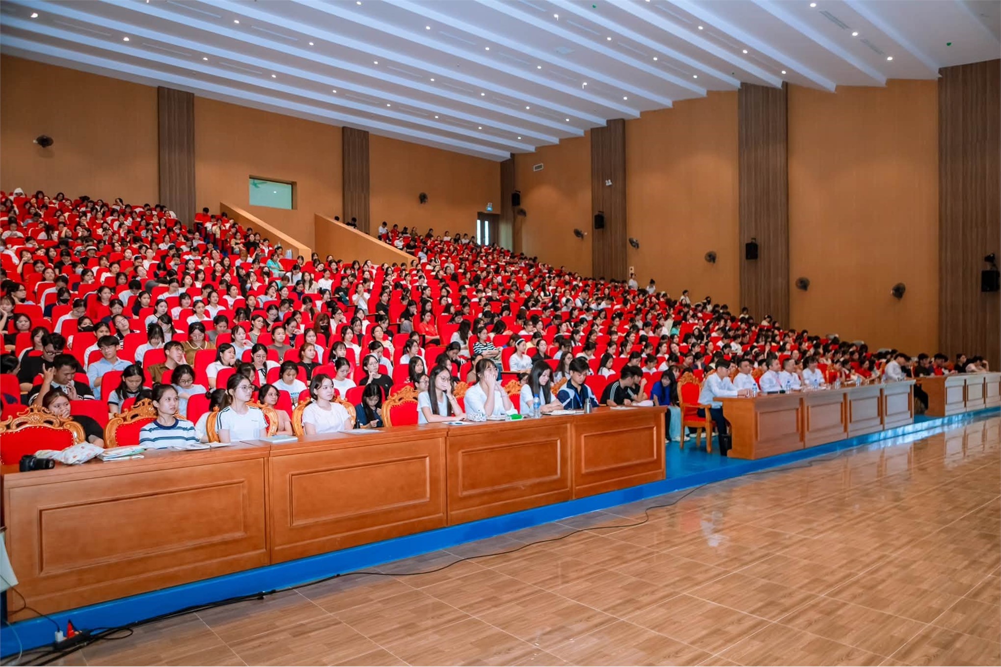 Trường Đại học Hoa Lư tổ chức tuần sinh hoạt công dân – sinh viên năm học 2026-2027